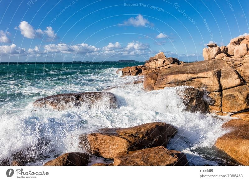 Atlantikküste in der Bretagne Erholung Ferien & Urlaub & Reisen Wellen Natur Landschaft Wolken Felsen Küste Meer Sehenswürdigkeit Stein Tourismus