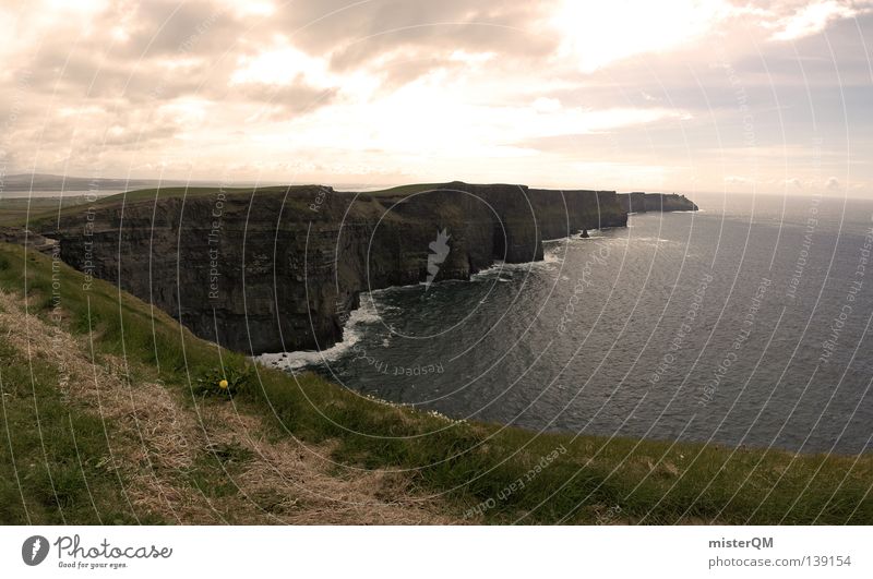 Cliffs of Moher in XXL Klippe Felsen Stein steinig Horizont bewachsen Am Rand Instant-Messaging Gelände Wolken rau Morgen Sonnenaufgang Wunder außergewöhnlich