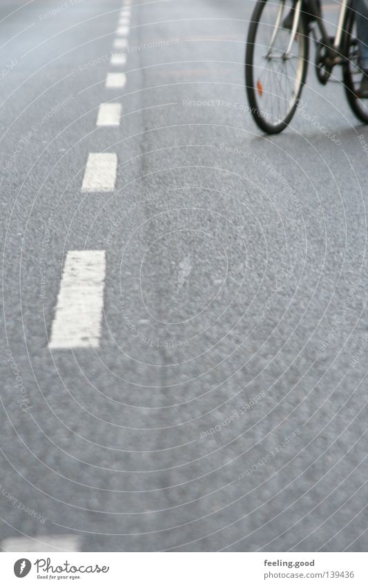 Na super Fahrrad Zufall lang weiß grau Mann langsam Verkehrswege Straße