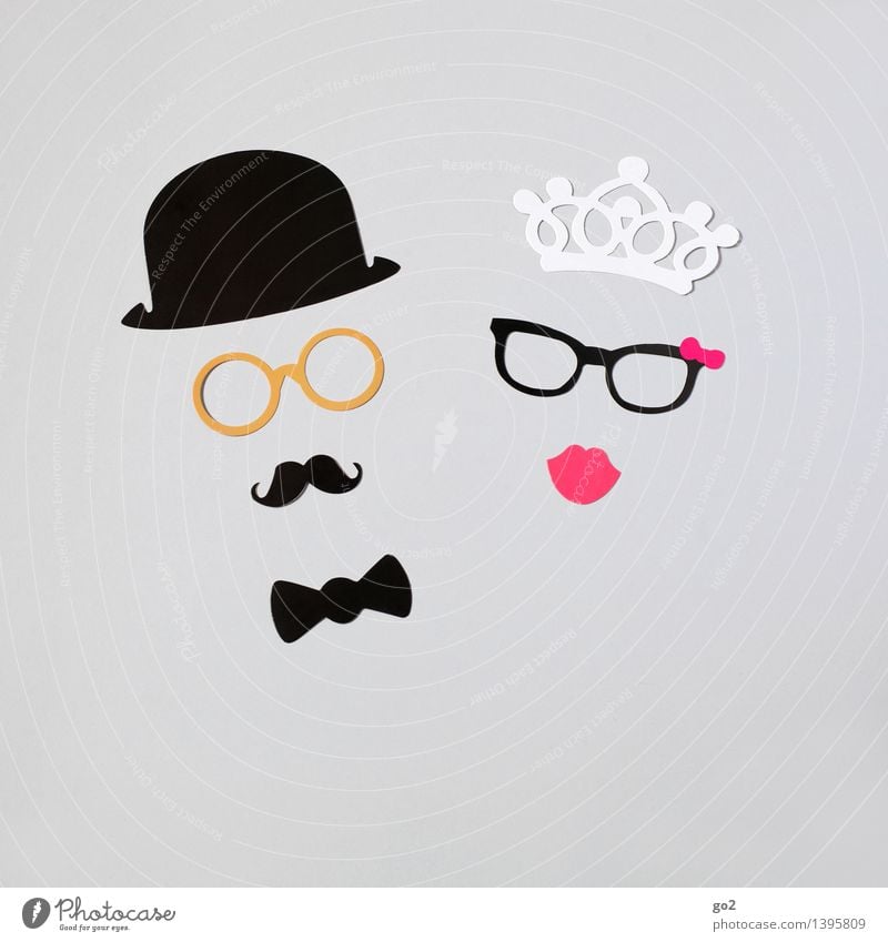 She & Him Reichtum Stil Basteln maskulin feminin Frau Erwachsene Mann Paar Partner 2 Mensch Mode Fliege Brille Krone Hut Oberlippenbart Papier Sympathie