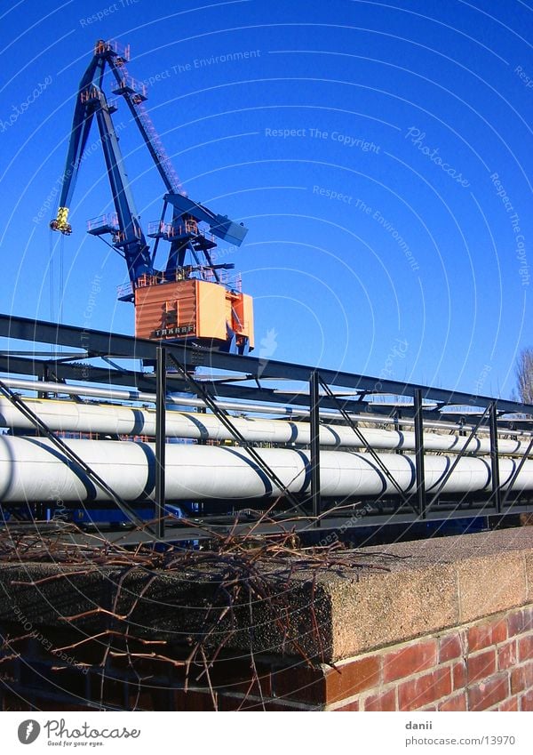 Kran Spree Industrie Blauer Himmel Graffiti Bewag Brücke