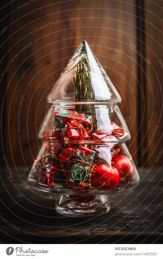 Weihnachtsbaum aus Glas mit roter Weihnachtsdekoration Stil Design Winter Wohnung Haus Innenarchitektur Dekoration & Verzierung Tisch Feste & Feiern