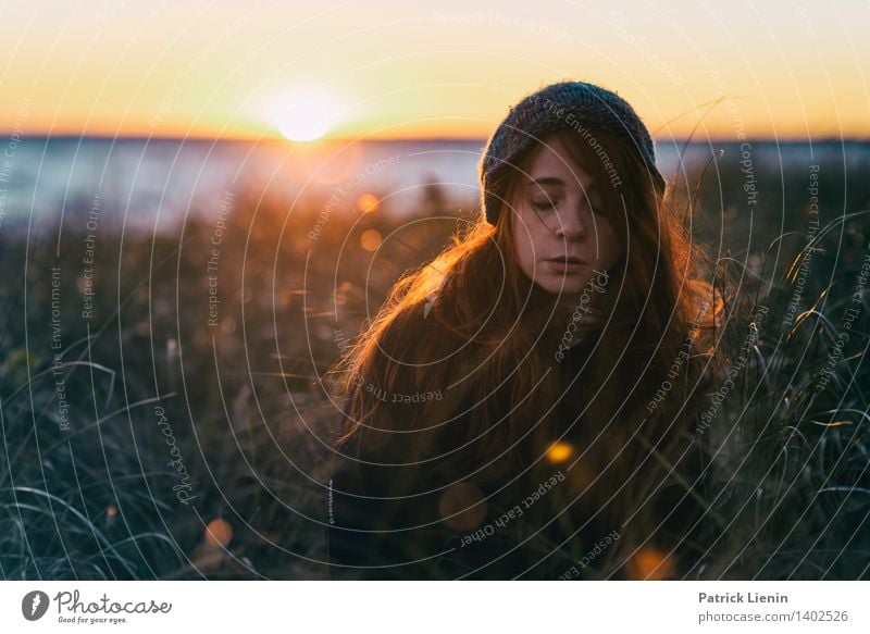 _ harmonisch Wohlgefühl Zufriedenheit Sinnesorgane Erholung ruhig Meditation Mensch feminin Junge Frau Jugendliche Erwachsene Körper Kopf Haare & Frisuren