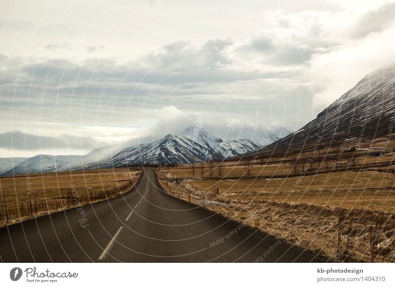 Ring road in volcanic mountain landscape Ferien & Urlaub & Reisen Tourismus Abenteuer Ferne Winter Berge u. Gebirge Straßenverkehr volcano island panorama