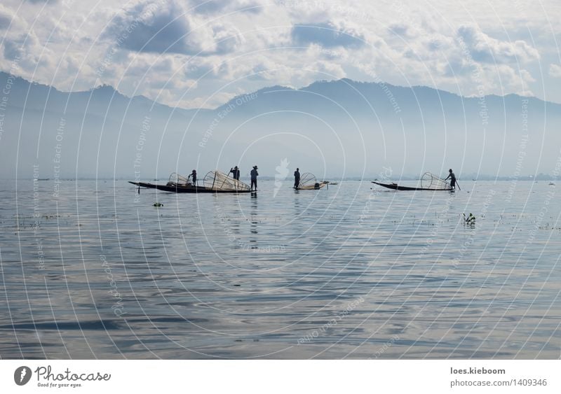 Inle lake fisher Ferien & Urlaub & Reisen Mensch See Frieden Zufriedenheit Tourismus Tradition blue boat Myanmar clouds group inle lake landscape Misthaufen