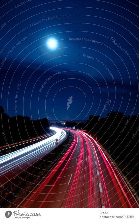 Gravitation Himmel Nachthimmel Mond Vollmond Verkehr Verkehrswege Berufsverkehr Straßenverkehr Autofahren Autobahn Stress abbiegen Autobahnausfahrt