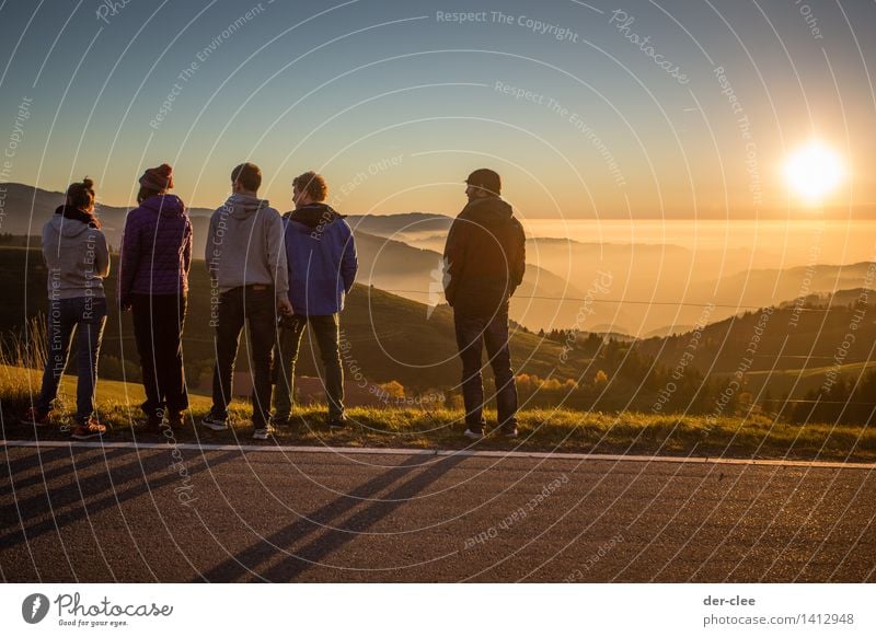 Inversion! Sinnesorgane Erholung Ausflug Ferne Freiheit Sonne Berge u. Gebirge Mensch Junge Frau Jugendliche Junger Mann Erwachsene Freundschaft 5