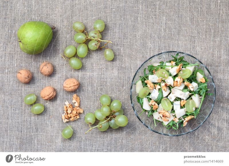 Salat mit frischem Obst und Gemüse Lebensmittel Frucht Ernährung Mittagessen Bioprodukte Vegetarische Ernährung Diät Schalen & Schüsseln Tisch einfach hell