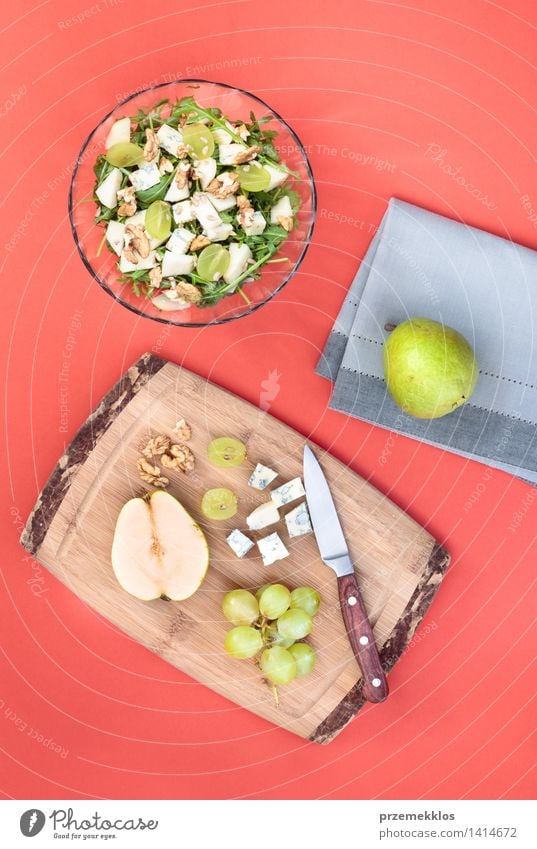 Salat mit frischem Obst und Gemüse Lebensmittel Frucht Mittagessen Vegetarische Ernährung Diät Schalen & Schüsseln Tisch einfach hell lecker Sauberkeit grün