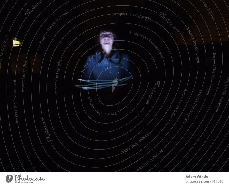 Geisterhaftes Gesicht Langzeitbelichtung Angst Panik Licht Belichtung dunkel Stimmungsbild beängstigend Schrecken geisterhaft