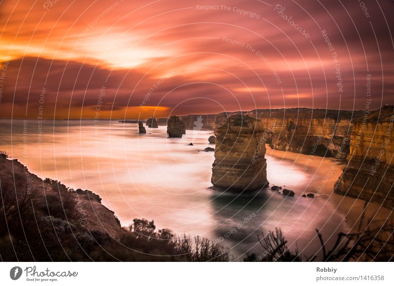 Zwölf Apostel im Abendrot Landschaft Wolken Sonnenaufgang Sonnenuntergang Felsen Wellen Küste Strand Bucht Meer Twelve Apostles Great Ocean Road Klippe