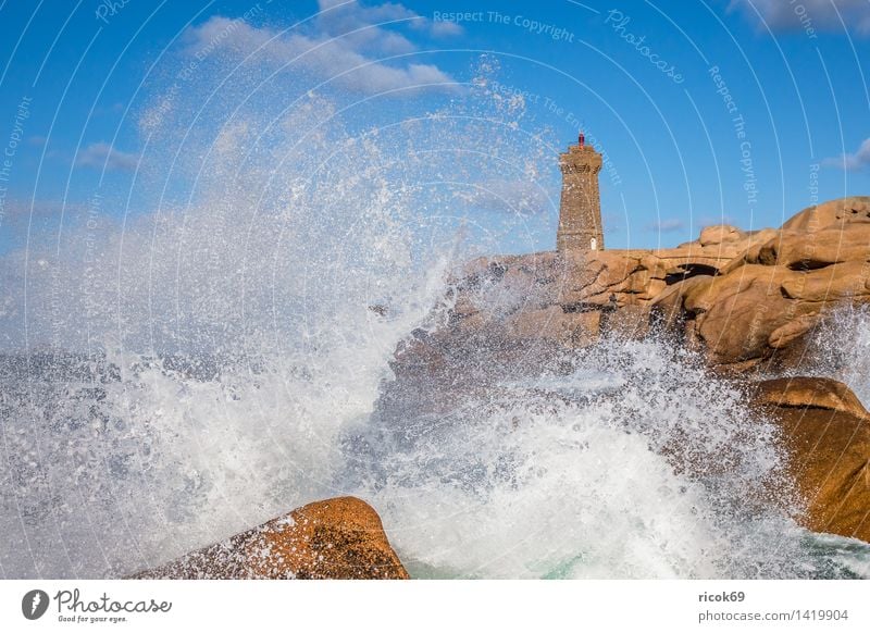 Atlantikküste in der Bretagne Erholung Ferien & Urlaub & Reisen Natur Landschaft Felsen Küste Leuchtturm Sehenswürdigkeit Stein Tourismus Phare de Mean Ruz