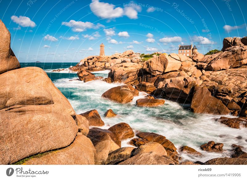 Atlantikküste in der Bretagne Erholung Ferien & Urlaub & Reisen Natur Landschaft Felsen Küste Meer Leuchtturm Sehenswürdigkeit Tourismus Phare de Mean Ruz