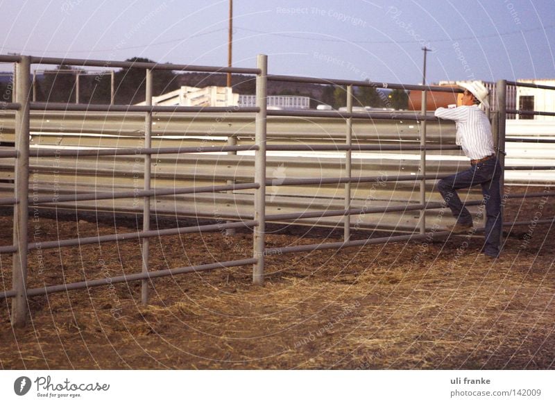 enjoy the silence Cowboy Ranch Cowboyhut Pferd Rodeo Einsamkeit ruhig Länder USA cowboystiefel horsriding country