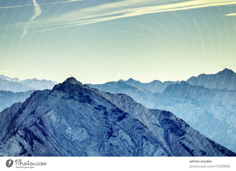 Gipfelstürmer Umwelt Natur Landschaft Pflanze Lebensfreude Gipfelkreuz Seekar Seeberg Seebergspitze Achensee Himmel Wolken Berge u. Gebirge Winter Bergsteigen