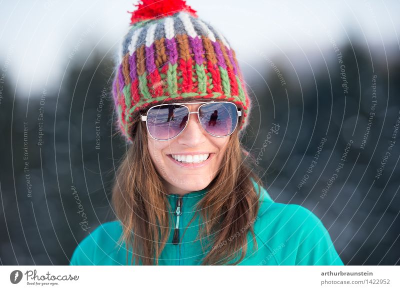 Winteroutfit Freude stricken Ferien & Urlaub & Reisen Tourismus Ausflug Schnee Winterurlaub wandern Mensch feminin Junge Frau Jugendliche Erwachsene Mutter