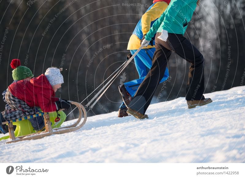 Spaß im Winter Freude Ferien & Urlaub & Reisen Tourismus Ausflug Schnee Winterurlaub Wintersport Mensch maskulin feminin Junge Frau Jugendliche Junger Mann