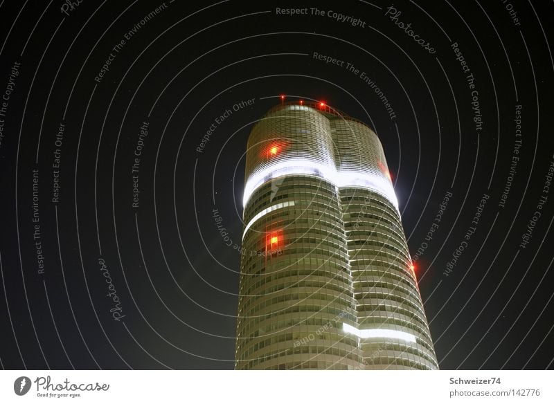 Millenium Tower Wien Nacht Hochhaus Licht Nachtaufnahme modern Skyline