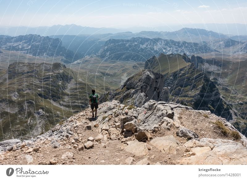 Weitblick Glück sportlich Fitness ruhig Ferien & Urlaub & Reisen Abenteuer Ferne Freiheit Berge u. Gebirge wandern Urelemente Schönes Wetter Hügel Felsen Gipfel