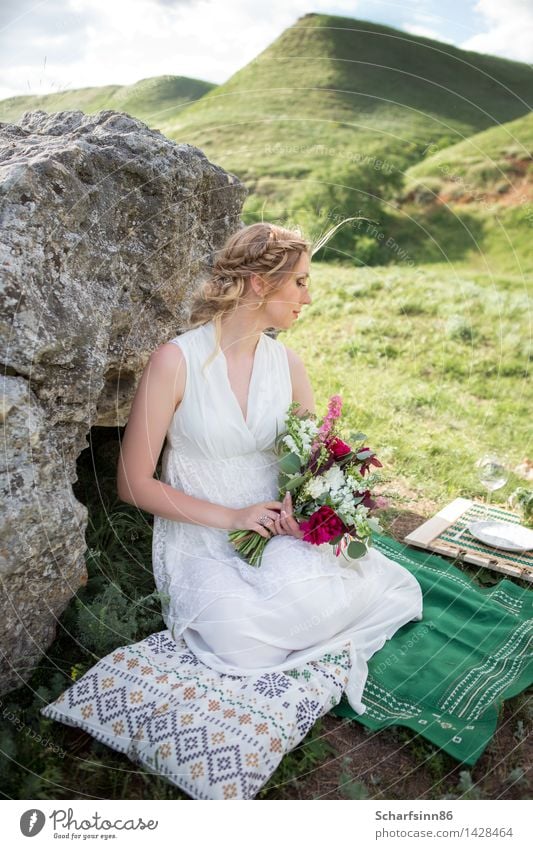 Braut, Hochzeit, Boho Lifestyle elegant Stil Sommer Sonne Berge u. Gebirge Feste & Feiern Mensch feminin Frau Erwachsene Körper 1 18-30 Jahre Jugendliche