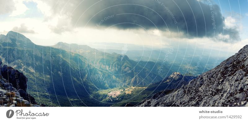 Dunkle Wolken ziehen auf! Ferien & Urlaub & Reisen Abenteuer Ferne Freiheit Expedition Berge u. Gebirge wandern Umwelt Natur Landschaft Hügel Felsen Alpen