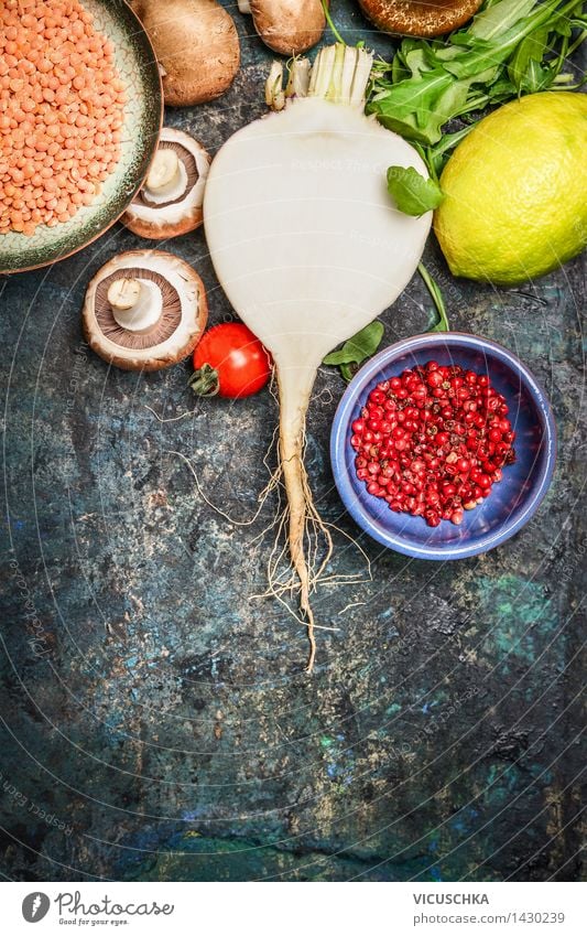 Frisches Gemüse mit roten Linsen für gesundes Kochen Lebensmittel Getreide Kräuter & Gewürze Ernährung Mittagessen Abendessen Büffet Brunch Bioprodukte