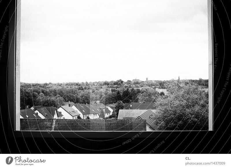 nicht die welt Wohnung Raum Himmel Wolken Baum Dorf Stadt Stadtrand Haus Architektur Mauer Wand Fenster Fensterblick Fensterscheibe Perspektive Häusliches Leben