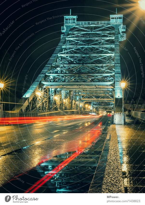 lightning Brücke Bauwerk Architektur Sehenswürdigkeit Wahrzeichen Denkmal Verkehr Verkehrsmittel Verkehrswege Personenverkehr Autofahren Straße Fahrzeug Bus