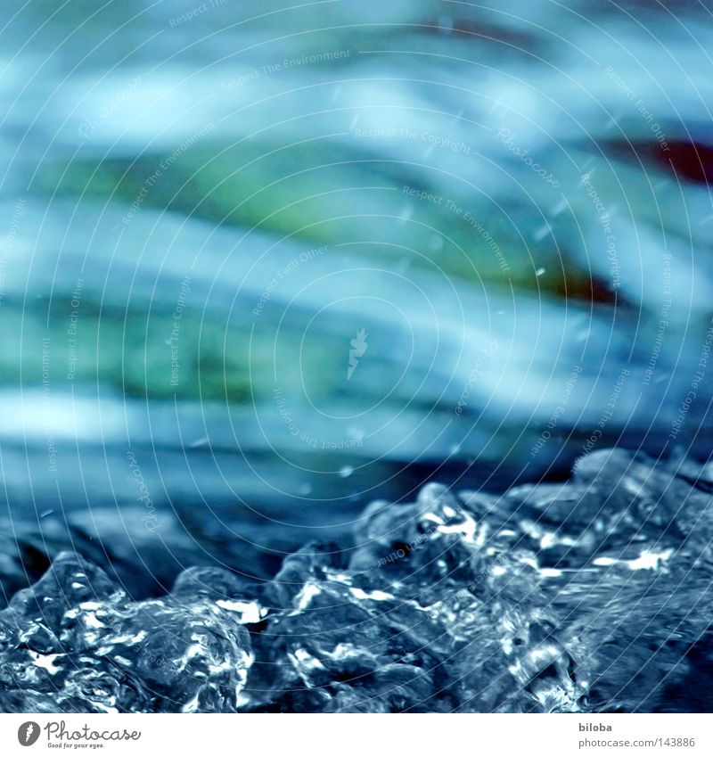 Refreshment Erfrischung Wellen Gefühle Wasser See liquide Flüssigkeit weich zart ruhig beruhigend leer Luft ursprünglich tief kalt Einsamkeit Ödland Götter