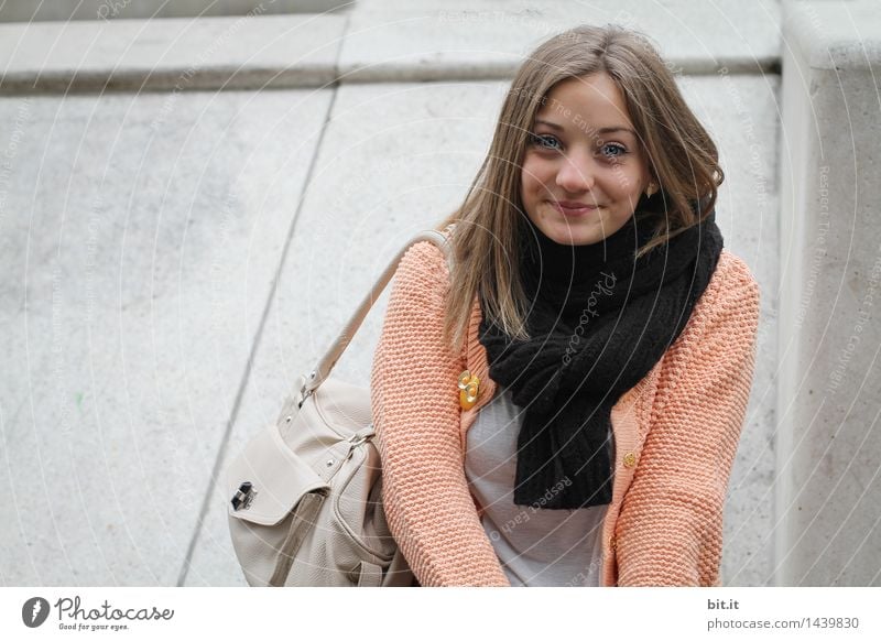 Freude-Schlucker Lifestyle elegant Stil schön Tourismus Ausflug feminin Junge Frau Jugendliche Glück Fröhlichkeit Zufriedenheit Lebensfreude Farbfoto