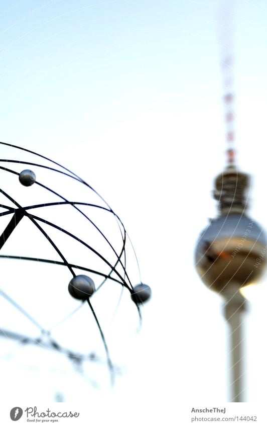 weltzeit Wahrzeichen Denkmal Blick leuchten träumen authentisch Bekanntheit erleben Freiheit Kommunizieren Leben Stadt Alexanderplatz Berlin Deutschland