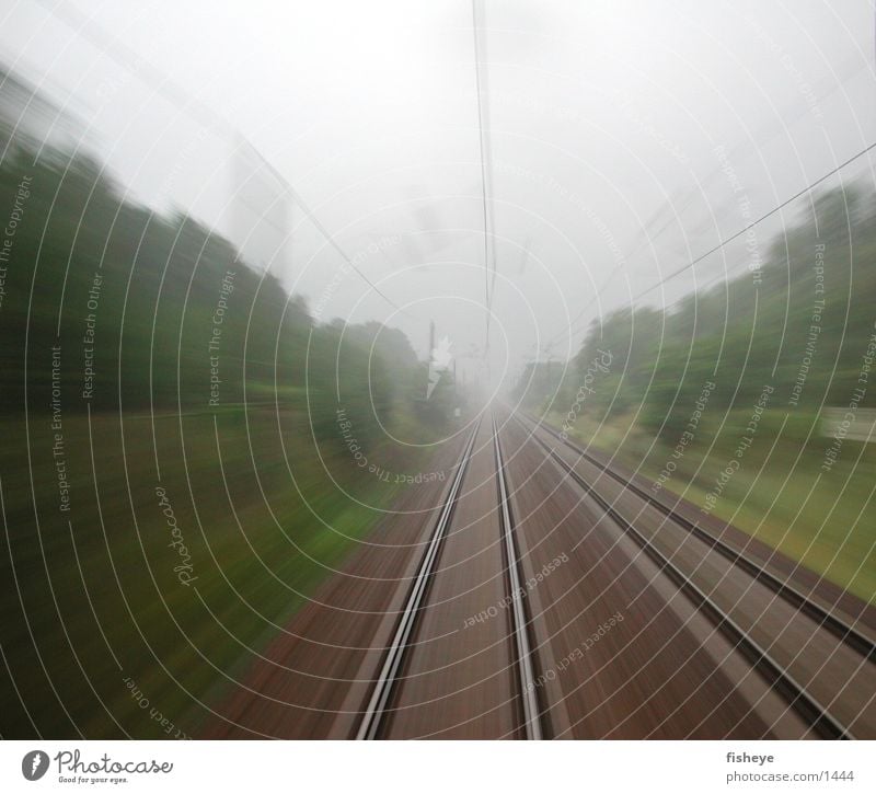 Berlin-Dresden, 120km/h Gleise Geschwindigkeit Nebel Eisenbahn Bewegung