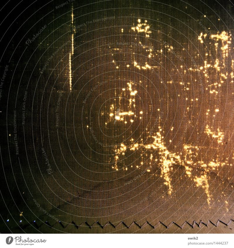 Raumkonzept Vorhang Sichtschutz Jalousie Naht Kunststoff leuchten alt trashig ruhig bizarr Verfall Vergänglichkeit Wandel & Veränderung Zerstörung Abnutzung