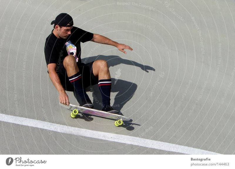 wir sind die coolsten, wenn wir cruisen ... Skateboarding Schwung Geschwindigkeit Freizeit & Hobby rosa Stil Kick Sport Körperbeherrschung Zufriedenheit Beton