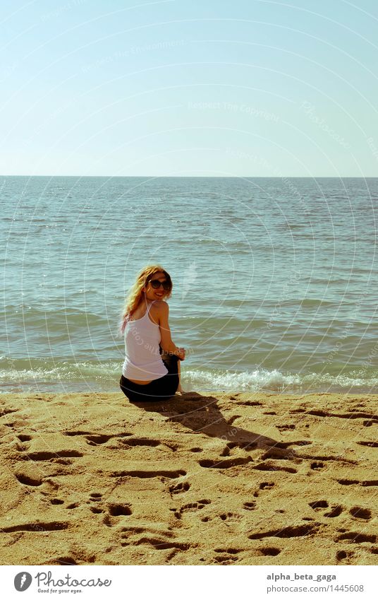 winterflucht Wohlgefühl Erholung Ferien & Urlaub & Reisen Ferne Freiheit Städtereise Sommer Sonne Strand Meer städtetrip beach feminin Junge Frau Jugendliche