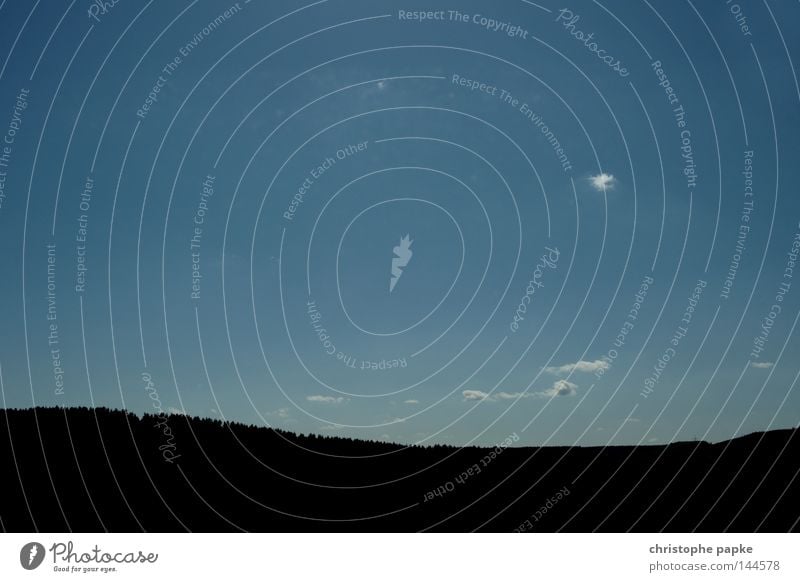 Klarsicht Himmel Berge u. Gebirge Horizont Wolken Sommer Morgen Abend Sonnenaufgang Landschaft Landschaftsformen Natur Wald Baum Sommertag Linie Aussicht simpel