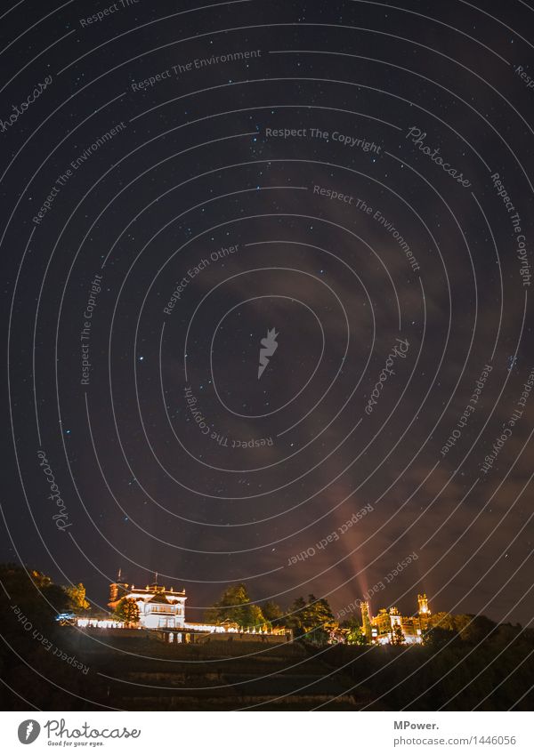 dresden bei nacht Umwelt Landschaft Himmel Wolken Nebel Altstadt Haus Bauwerk Architektur Terrasse Sehenswürdigkeit Wahrzeichen Denkmal hoch Lichtschein