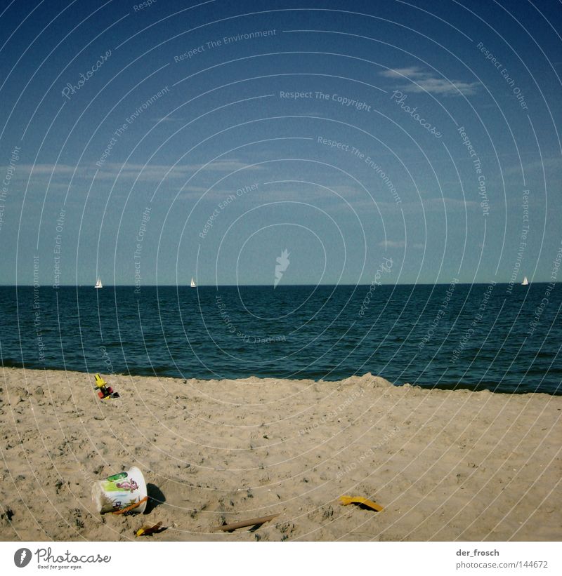 strandtag Meer Strand Wolken Eimer Schaufel Spielzeug Horizont Sommer Küste Nordsee Himmel blau Klarheit Sand Wasser Erholung sea