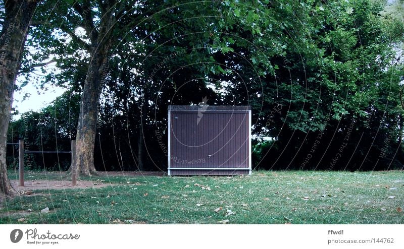 schöner parken Park Parkplatz Garage Tor Stellplatz Spielplatz Wiese Baum Blatt grün obskur Spielen Aktien unterbringen Lager