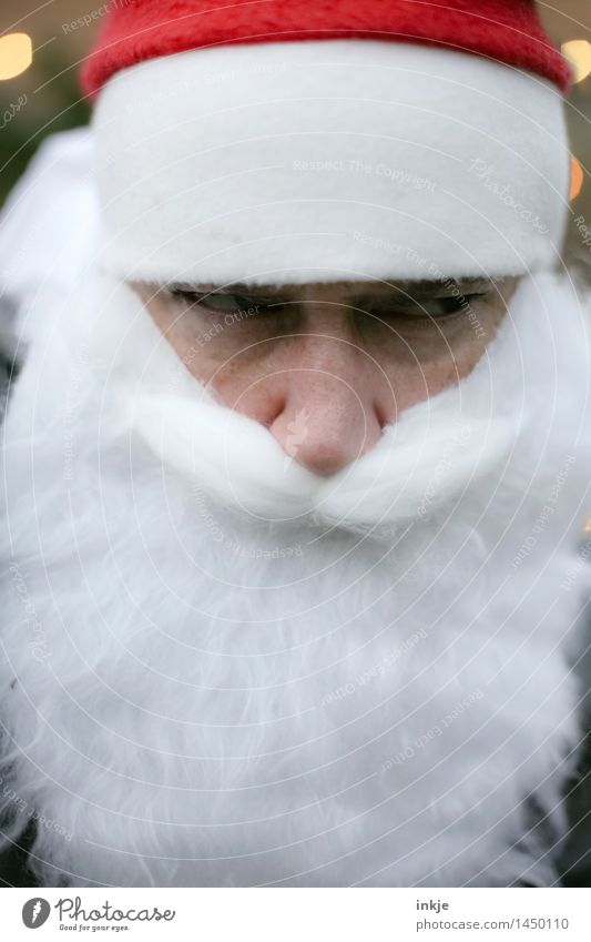 jaja, ich weiß! Ho-Ho-Ho Lifestyle Weihnachten & Advent Gesicht Auge Bart 1 Mensch Mütze Vollbart Lichtpunkt Unschärfe Blick Gefühle Selbstbeherrschung Unlust