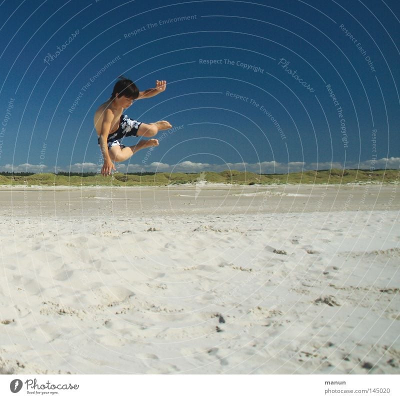 having fun Kind Junge Mann Jugendliche Sommer Strand Meer Küste Ferien & Urlaub & Reisen Spielen Freizeit & Hobby Luft Gesundheit braun gelb weiß grün Wolken