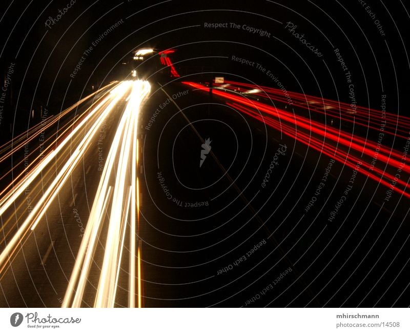A9 Autobahn Schnellstraße Rücklicht rot weiß schwarz Langzeitbelichtung Licht Reflexion & Spiegelung autobahnbrücke Scheinwerfer
