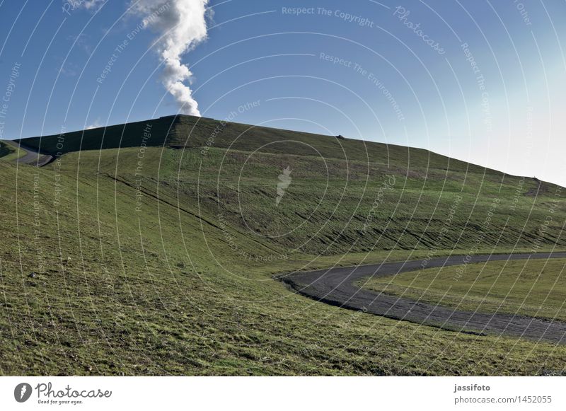 Rauch steigt auf Berge u. Gebirge Landschaft Hügel Gipfel Wege & Pfade hoch blau grün Abraumhalde Bergbau Bergehalde Halde Herten Hoheward Kulturlandschaft