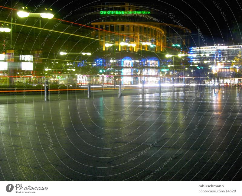 kudam bei nacht Nacht Licht dunkel Langzeitbelichtung Berlin Scheinwerfer dresdner bank