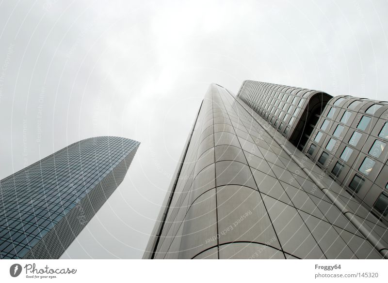 Himmel Wolken Haus Hochhaus Fenster Mauer Beton Fahrstuhl Treppe Dachterrasse Frankfurt am Main Stadt hoch groß Ausstellung Messe Erfolg sky clouds Bauwerk Glas