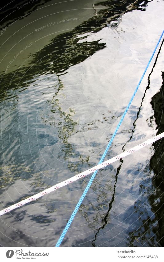 Hafen Seedorf Wasser Wasseroberfläche Wellen Kräusel Ostsee Rügen Mecklenburg-Vorpommern Seil Kletterseil gespannt Spannung Festmacher maritim