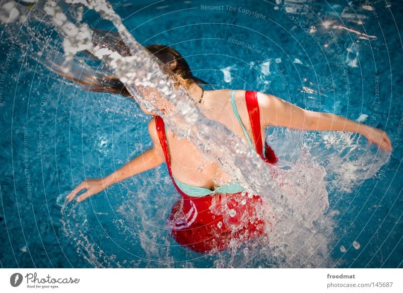 splash Schwung Silhouette schön himmlisch Aktion Haare & Frisuren Stil lässig Haargel Halt nass Bikini türkis rocken trocknen Wolken Kondensstreifen Badeanzug