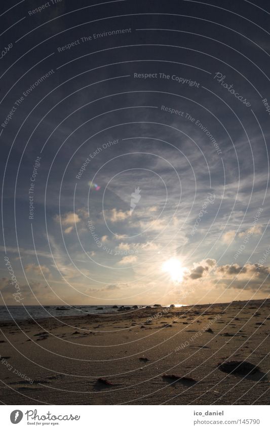 Erinnerung... Ferne Freiheit Sonne Strand Meer Wasser Himmel Wolken Küste Ostsee Einsamkeit Bornholm Dänemark tief Sandstrand Gegenlicht Erde Menschenleer