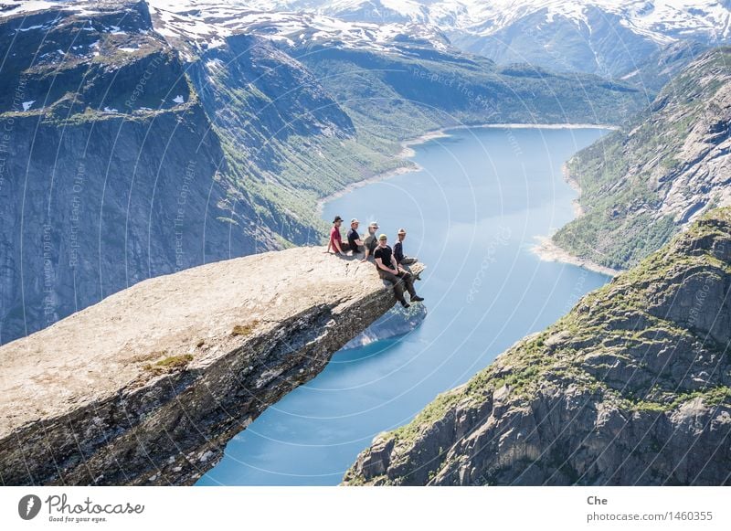 Auf der Zungenspitze Ferien & Urlaub & Reisen Tourismus Abenteuer Ferne Freiheit Sightseeing Expedition Sommer Berge u. Gebirge wandern Mensch maskulin Mann