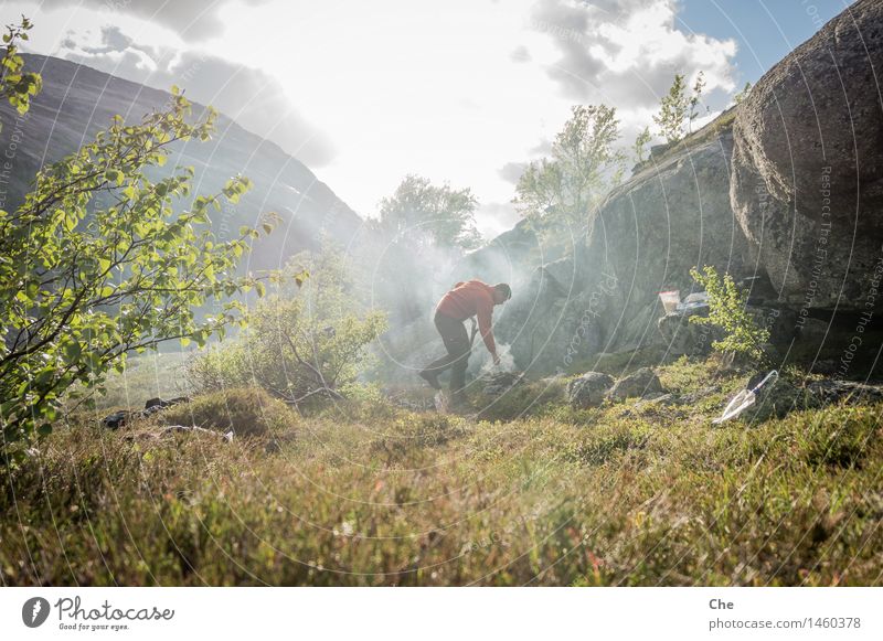 Räuchermännchen Rauchen Duft Ausflug Abenteuer Freiheit Expedition Camping Berge u. Gebirge wandern Essen Holz Sammlung Feuer Feuerstelle Wildnis Einsamkeit